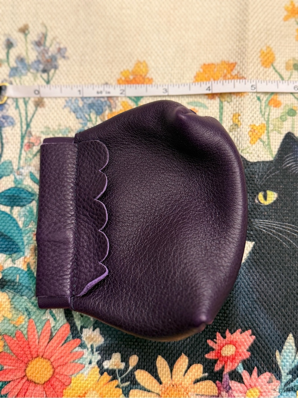 Scalloped Purple Leather Coin Pouch - Picture 2 of 3